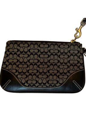 Like New Coach Signature Jacquard Wristlet Vintage